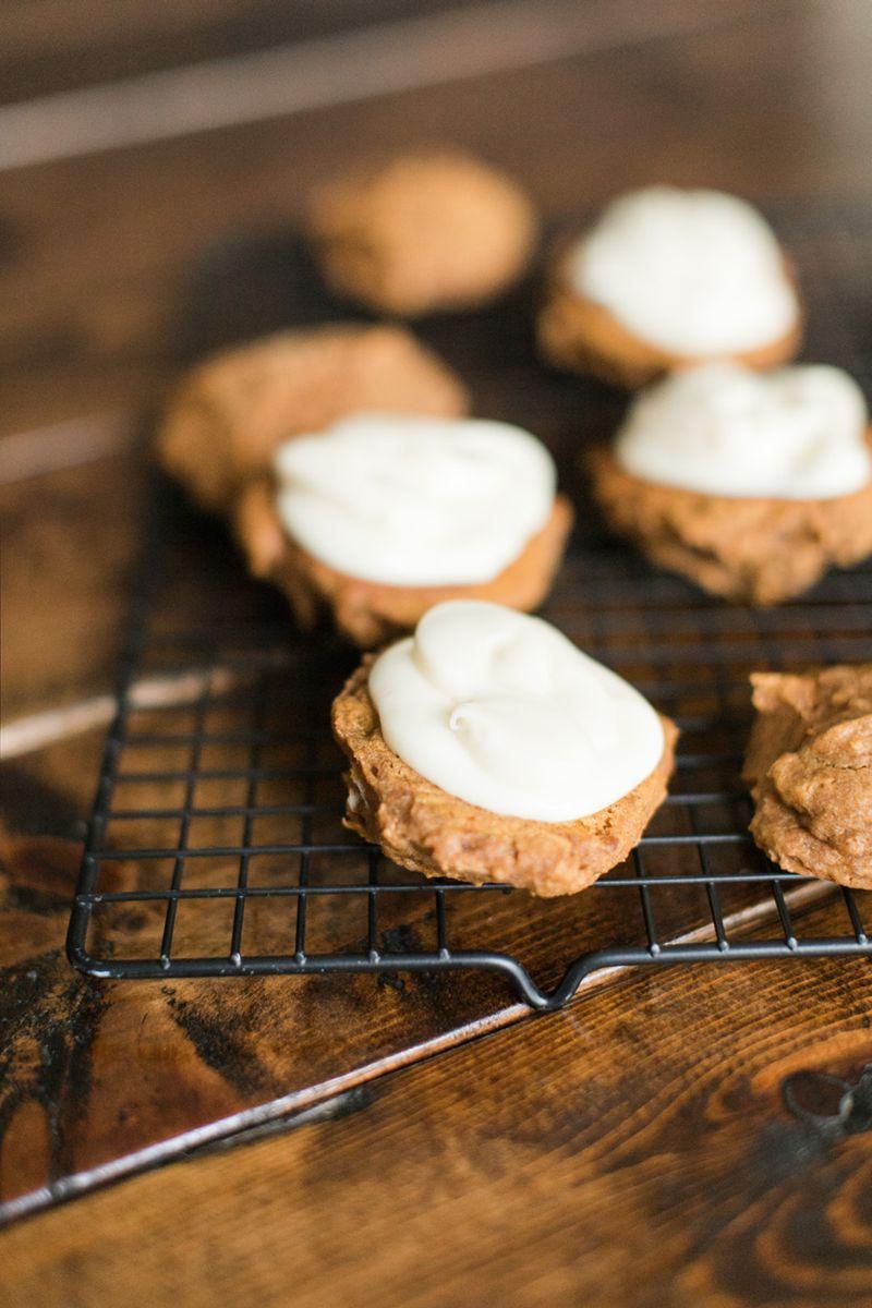 Pumpkin Whoopie Cookies with filling